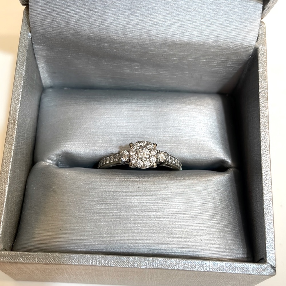 Zales diamond engagement ring